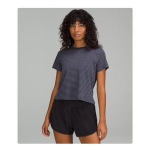 Lululemon classic fit cotton t shirt size 6
